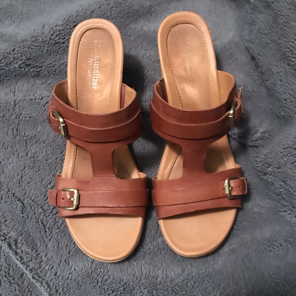 Like New Naturalizer Wedge - Picture 4 of 5